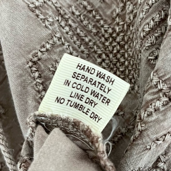 Solitaire Boho Peasant Embroidered 3/4 Sleeve Tassel Neck Blouse Brown Tan Small - Picture 9 of 9